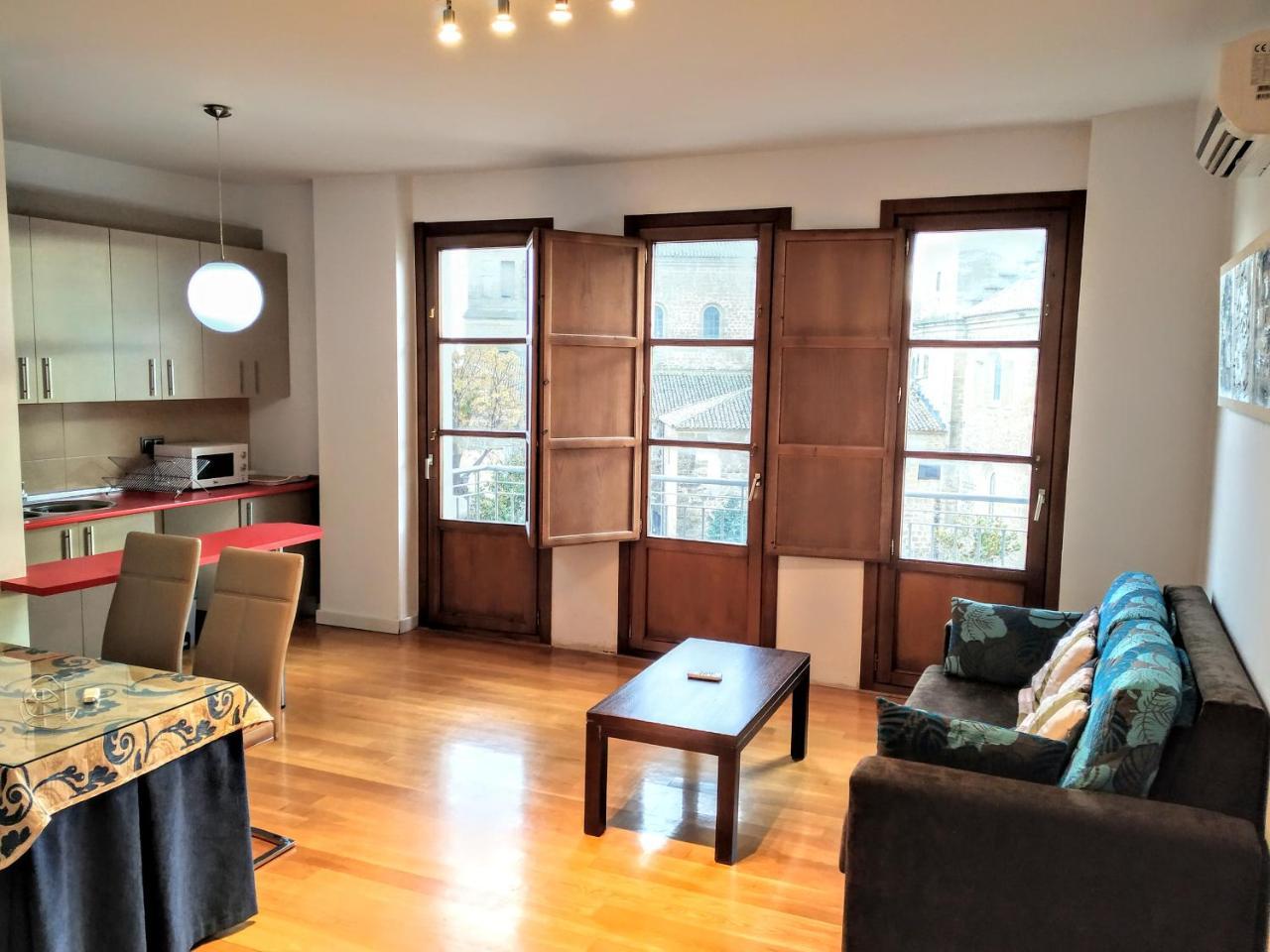 Sol Hospital Santiago Apartment *